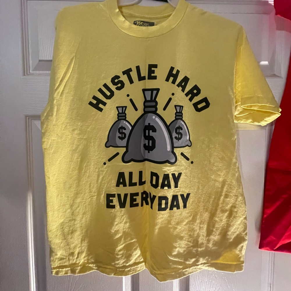 Million dollar Motive tee/ Large/ New